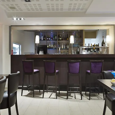 Hotel 1-bedroom Cozy Comfort For 2 People Ferney-Voltaire